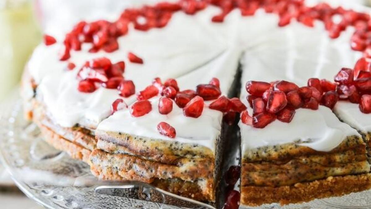 prajitura-doua-cani--desertul-rapid-si-simplu-se-amesteca-toate-ingredientele_74720500