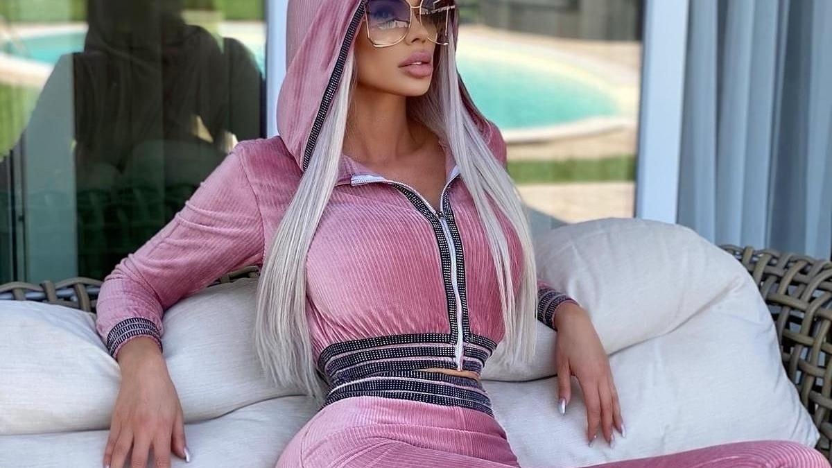 bianca-dragusanu-a-gasit-o-sacosa-plina-cu-zeci-de-mii-de-euro--in-mall_18046000