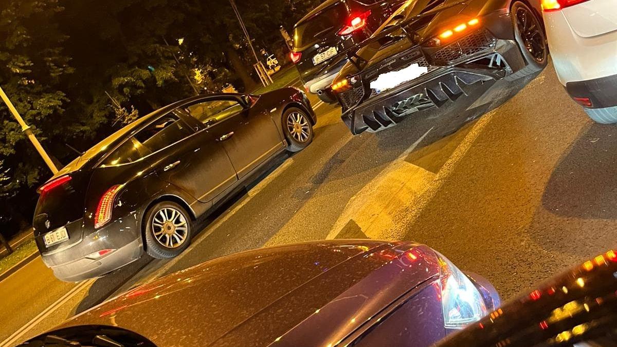 lamborghini_piata_gaulle_1_96207500