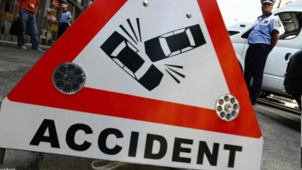 o-soferita-a-scos-de-pe-sine-mocanita-hutulca-de-la-moldovita--suceava--plina-cu-turisti_49300900