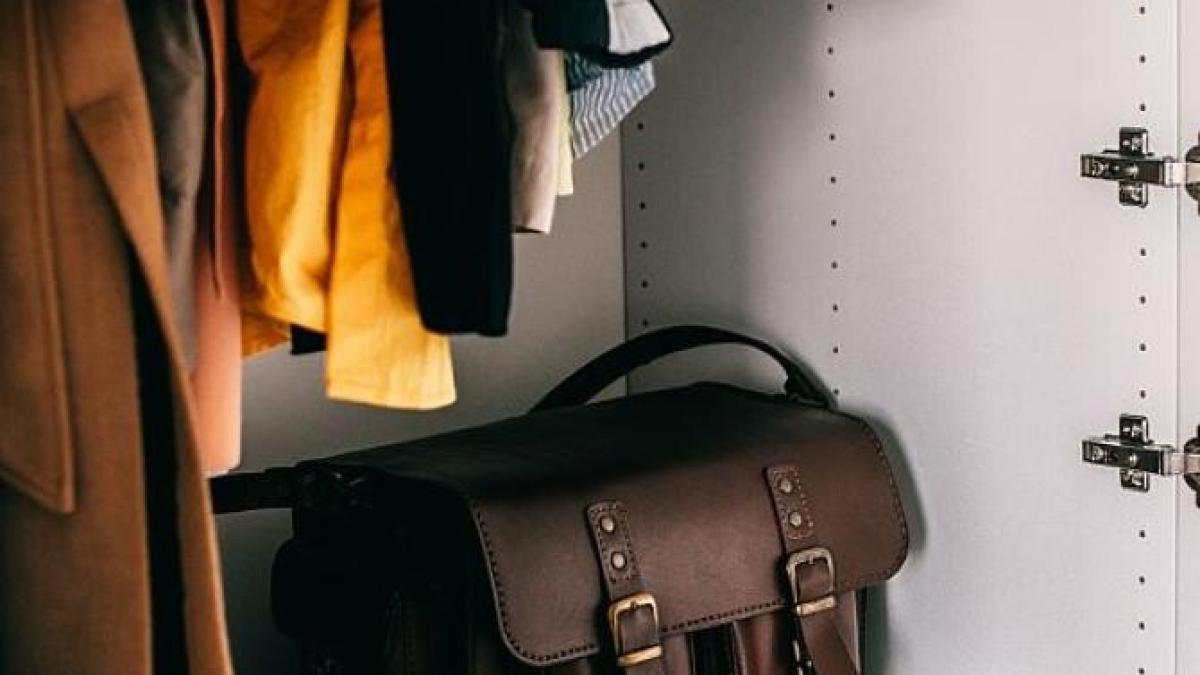 hainele-tale-vor-mirosi-mereu-frumos---5-produse-pe-care-trebuie-sa-le-pui-in-dulap_13422400