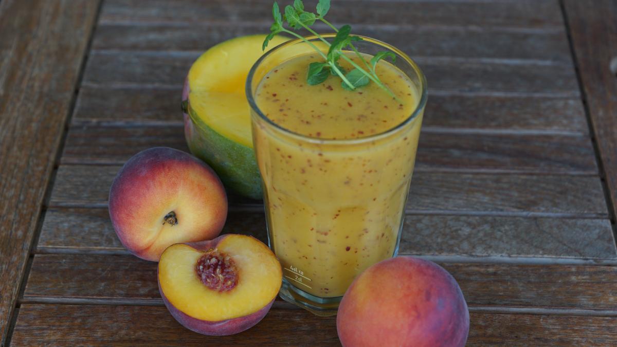 cel-mai-bun-nectar-de-piersici_94870900