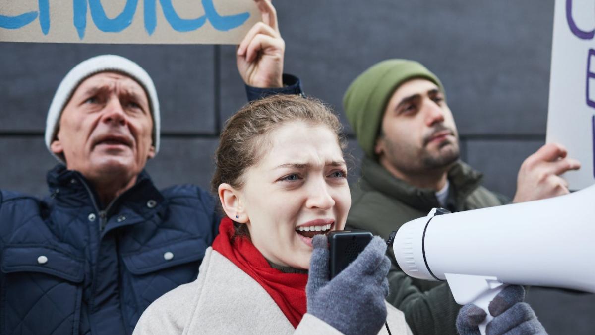 sindicalistii--simbolul-non-democratiei-in-romania--bulai-aceiasi-lideri-de-20-30-de-ani--ei-si-isarescu--pana-si-patriarhul-s-a-schimbat_07368400