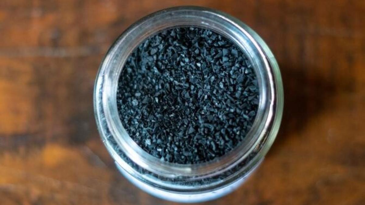 pune-carbune-activ-in-frigider---vei-uita-de-o-problema--cu-care-se-confrunta-majoritatea-gospodinelor_99505000