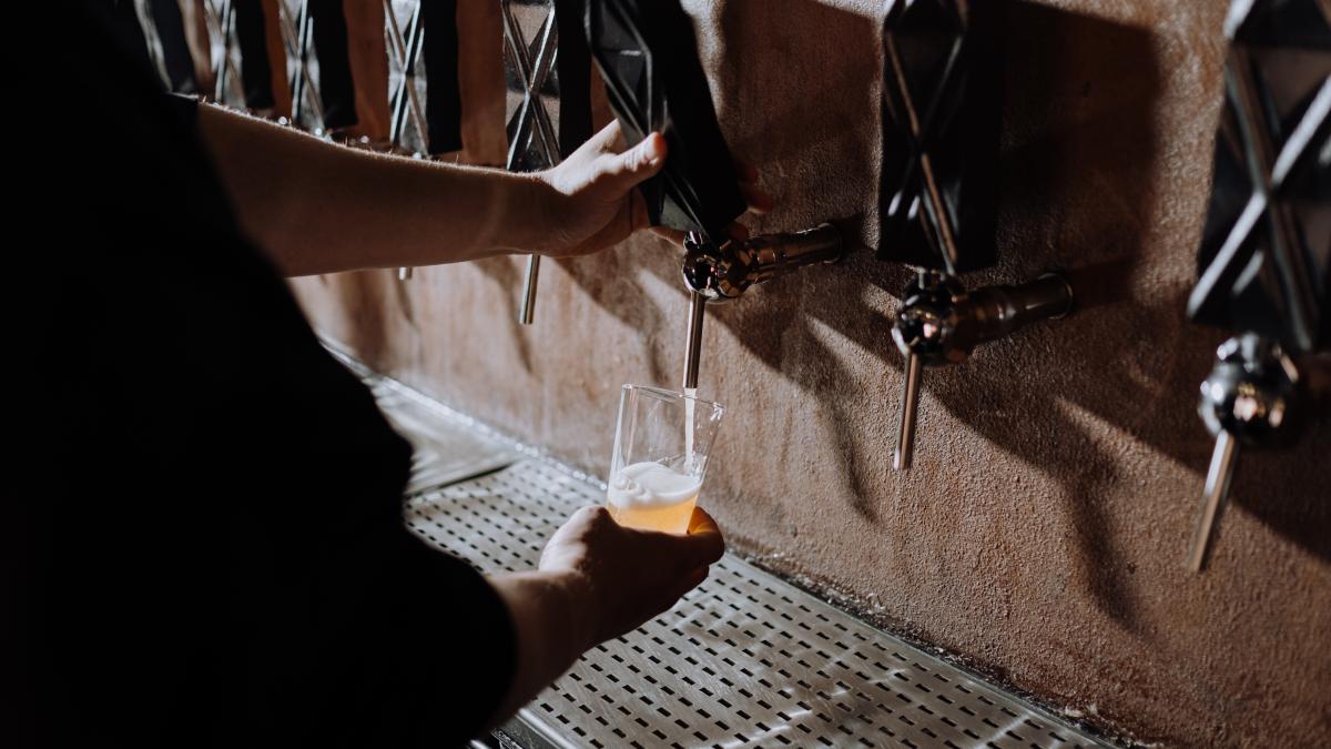 un-gigantul-european-al-berii-isi-deschide-7-fabrici-in-rusia_15097600