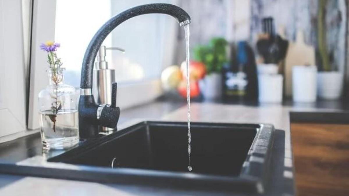 un-truc-grozav-pentru-a-scapa-de-mirosul-urat-din-tevi----repetati-l-cat-mai-des-pentru-o-eficienta-maxima_02263000