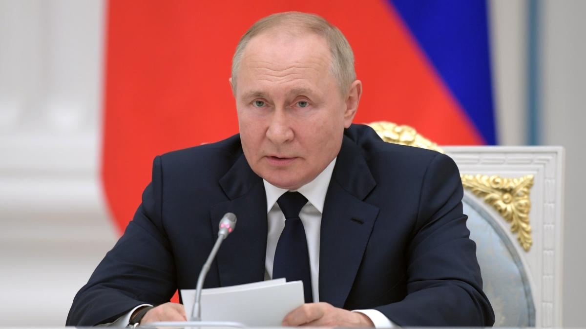 de-ce-putin-nu-vrea-sa-si-faca-conturi-de-socializare--desi-toti-marii-lideri-ai-lumii-au-pagini--nu-are-nici-telefon-mobil_09406700
