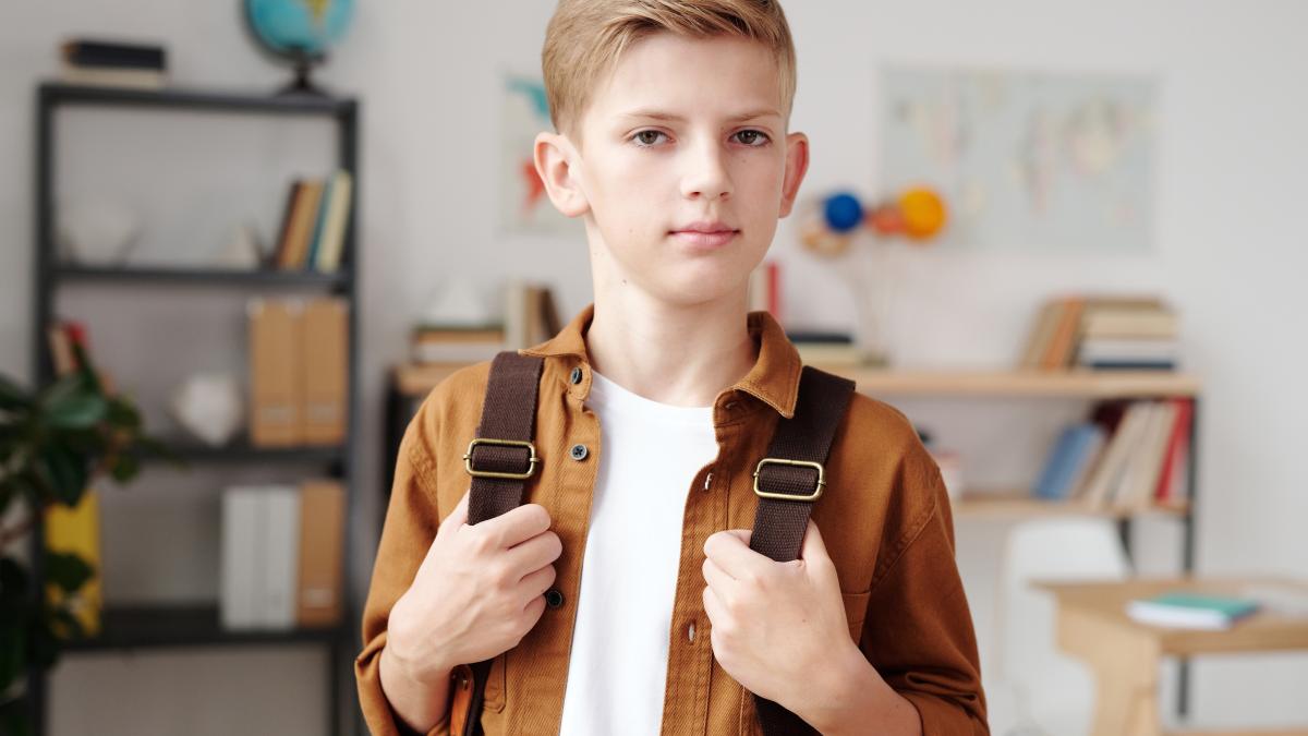 elev-ghiozdan_32434400