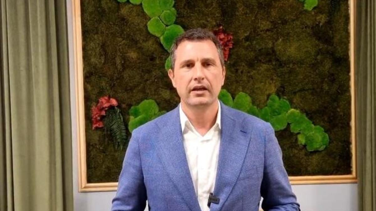 blue-air-a-suspendat-zborurile--tanczos-barna-sa-reia-zborurile-imediat-ministerul-transporturilor-nu-a-conditionat-activitatea-companiei-in-acest-fel_31731900