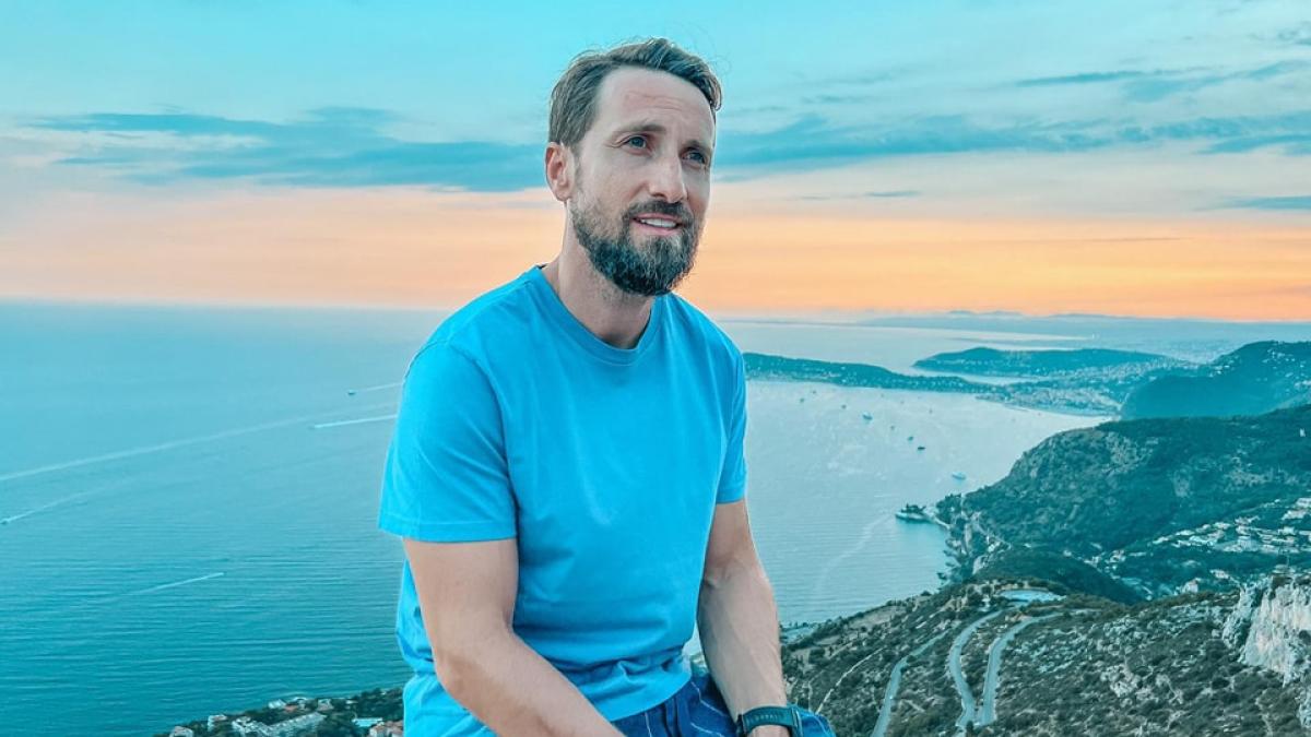 dani-otil--despre-mesajele-romanilor-dupa-moartea-reginei-elisabeta-sa-nu-uitam-ca-multi-stim-despre-regina-abia-de-pe-netflix_15079000