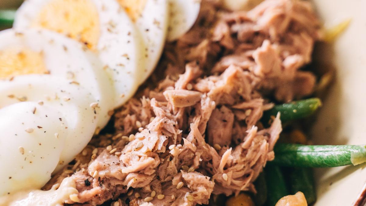 salata-malaga--reteta--mixul-satios-de-cartofi--peste--oua---_43947300