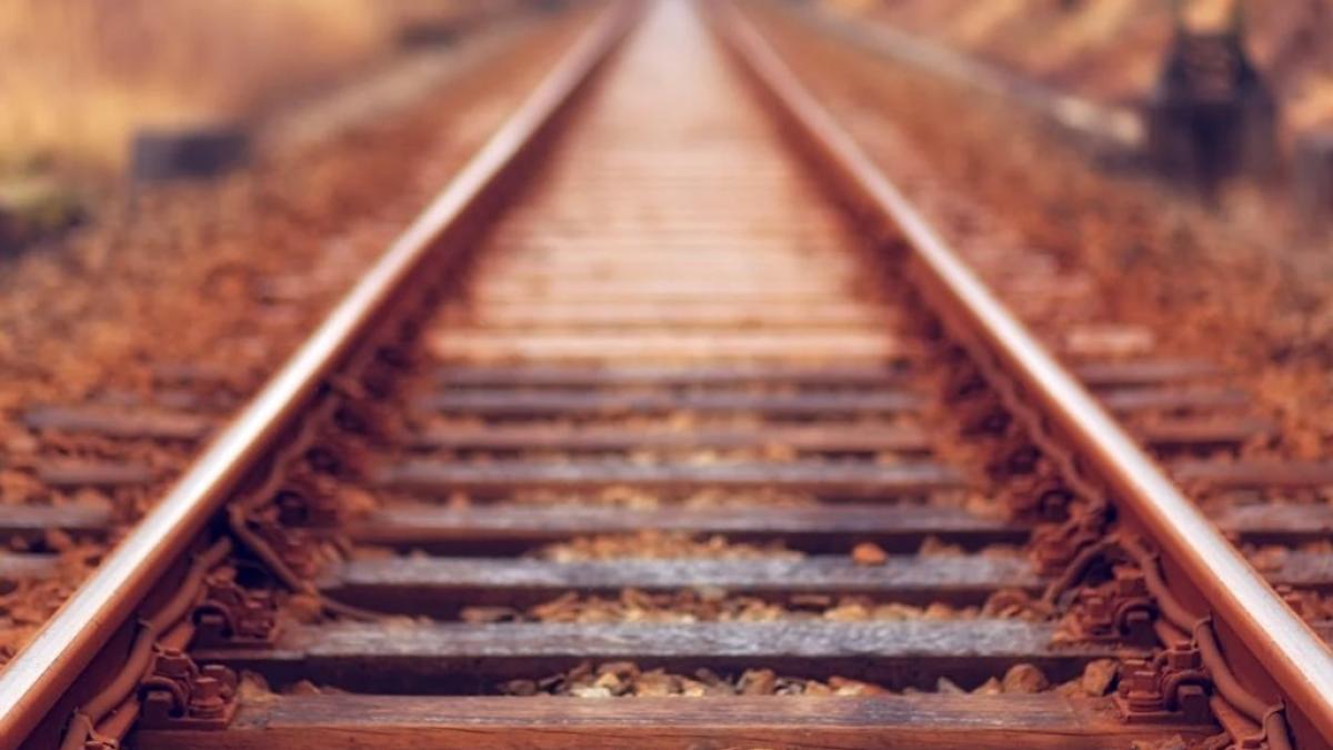 doua-vagoane-ale-unui-tren-de-marfa-au-deraiat-pe-raza-regionalei-cai-ferate-cluj_42628300