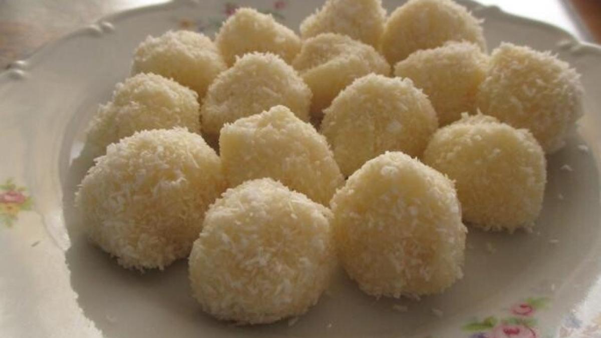 bomboane-raffaello--preparate-in-casa--pot-fi-consumate-si-de-cei-care-sunt-la-dieta_44722900