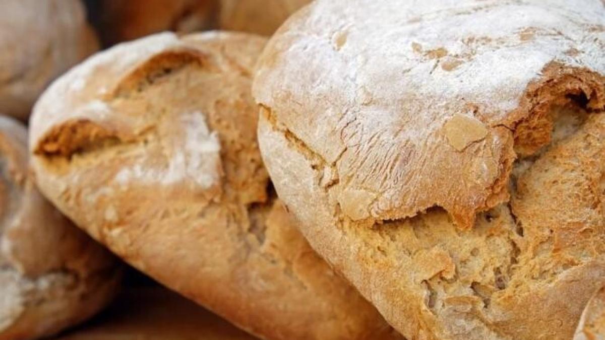 cel-mai-simplu-truc-pentru-a-inmuia-painea-uscata--in-cinci-minute--casa-se-va-umple-de-arome_26999700