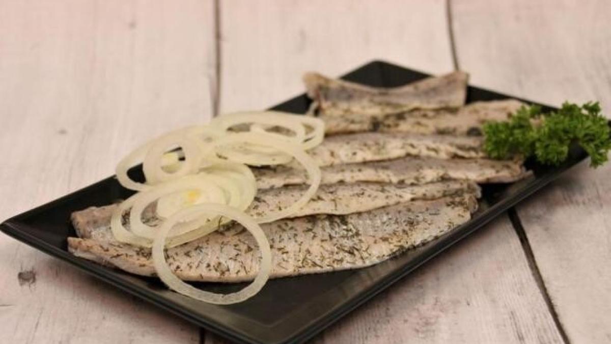 hering-in-sos-de-mustar--o-gustare-de-care-toata-lumea-va-fi-incantata_19743400