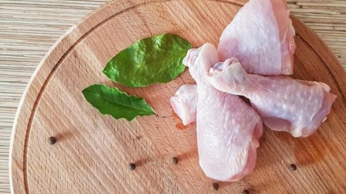 carne-de-pui--inabusita-la-borcan--o-reteta-usoara-pentru-o-cina-senzationala_86084800