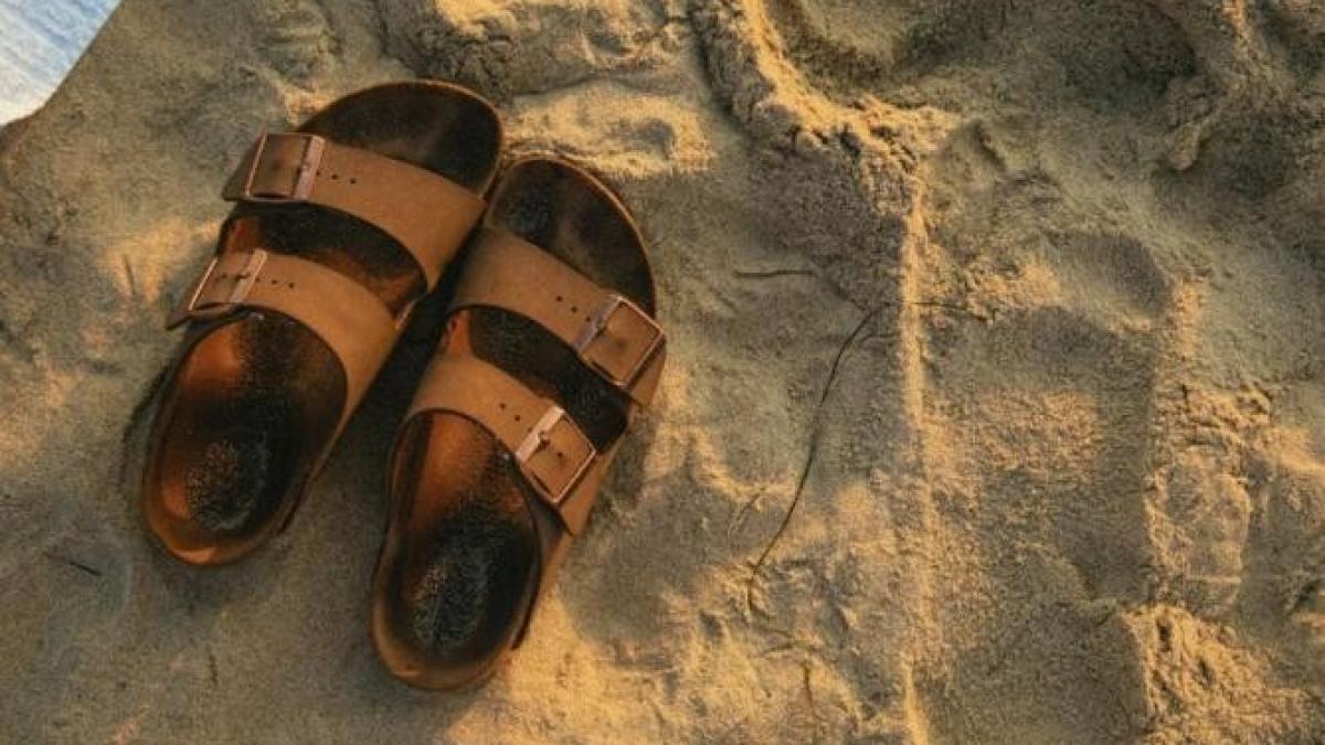 curata-sandalele-din-piele-inainte-de-a-le-depozita-in-dulap--trebuie-sa-faci-neaparat-asta_47057800