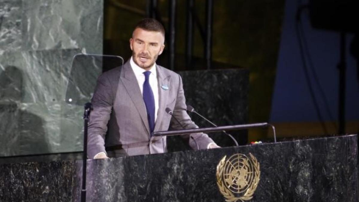 david-beckham-a-stat-la-coada-12-ore-pentru-a-i-aduce-omagiu-reginei-elisabeta-a-ii-a-la-westminster-hall_00104500
