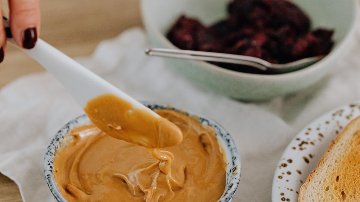 cum-prepari-unt-de-arahide-acasa--reteta-foarte-simpla_26049400