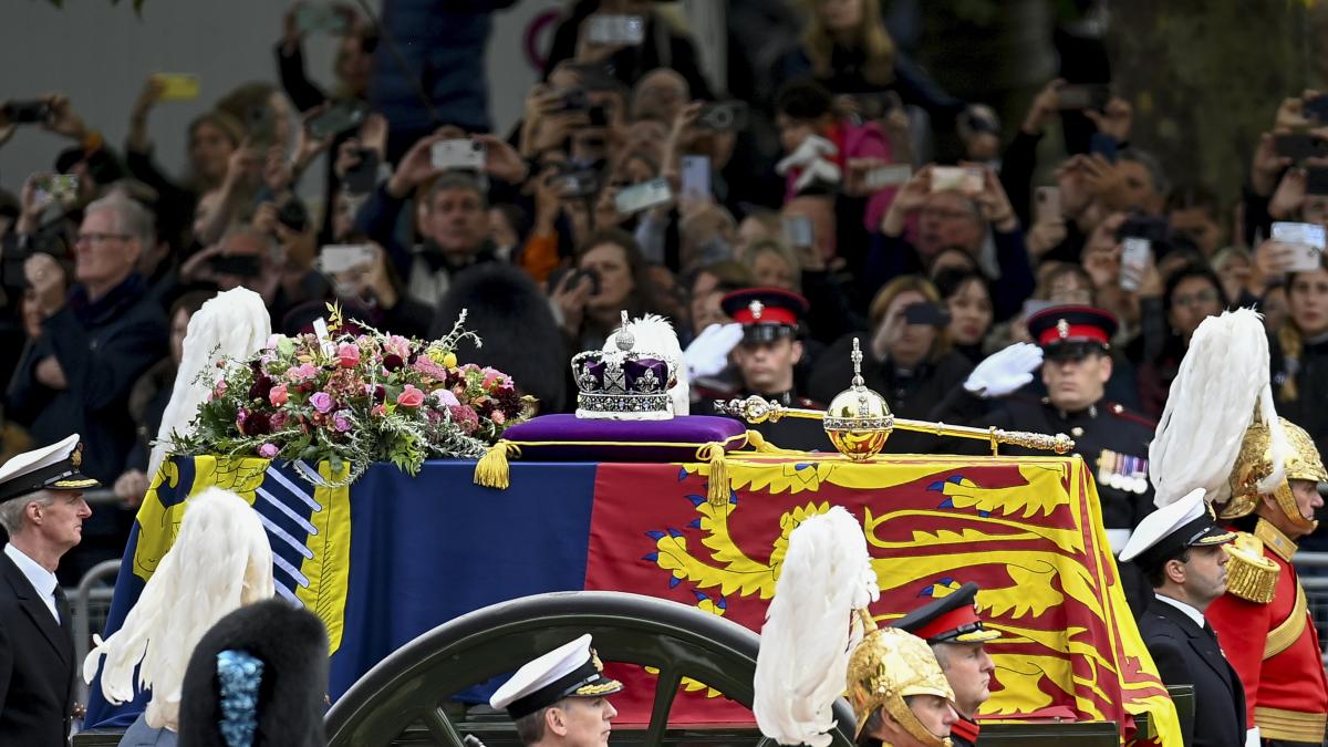 regina_elisabeta_ii_01_inquam_photos_eduard_vinatoru_03902800