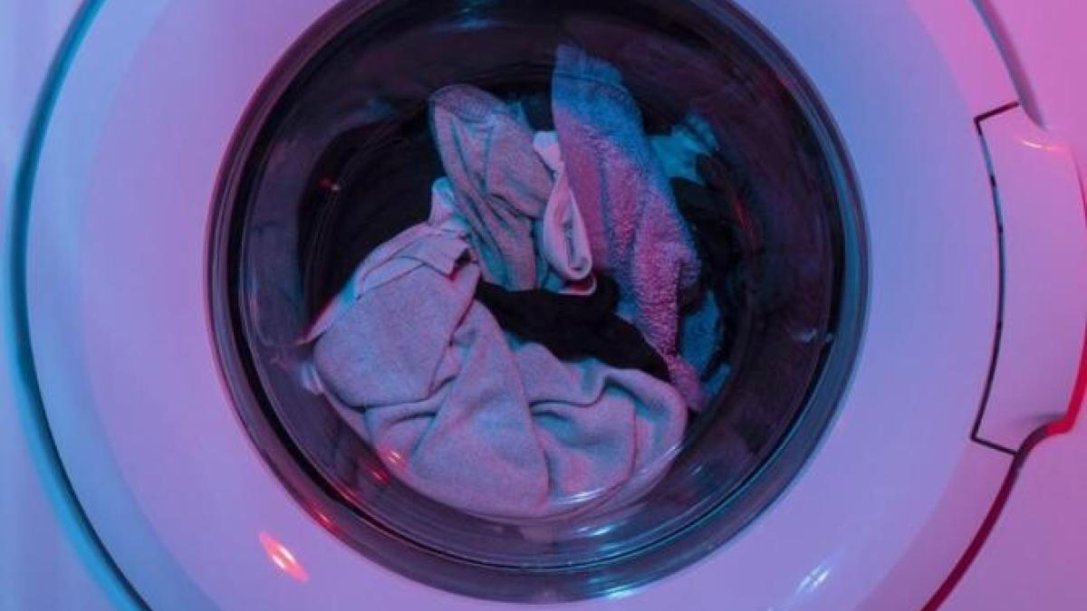 fara-mucegai-si-fara-calcar--cum-se-curata-corect-sertarul-pentru-detergent-a-masinii-de-spalat_78126100