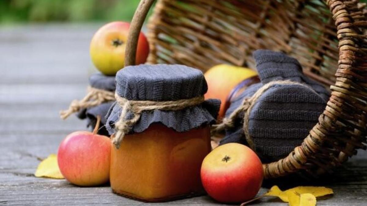 dulceata-delicioasa-din-mere-cu-scortisoara--copiii-o-vor-adora--mai-ales-in-clatite_26412800