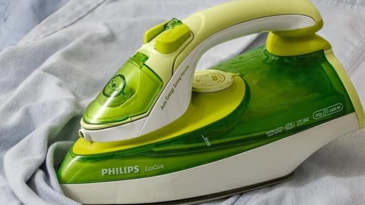 hainele-si-cearsafurile-vor-fi-parfumate--pune-cateva-picaturi-din-acest-ingredient-in-apa-fierului-de-calcat_49183600