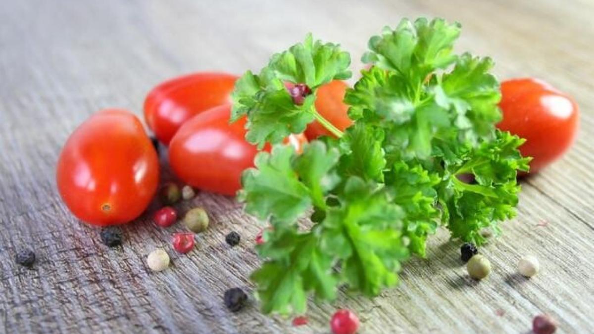 dulceata-de-rosii-pentru-iarna--este-dulce--picanta-si-incredibil-de-aromata_85046900