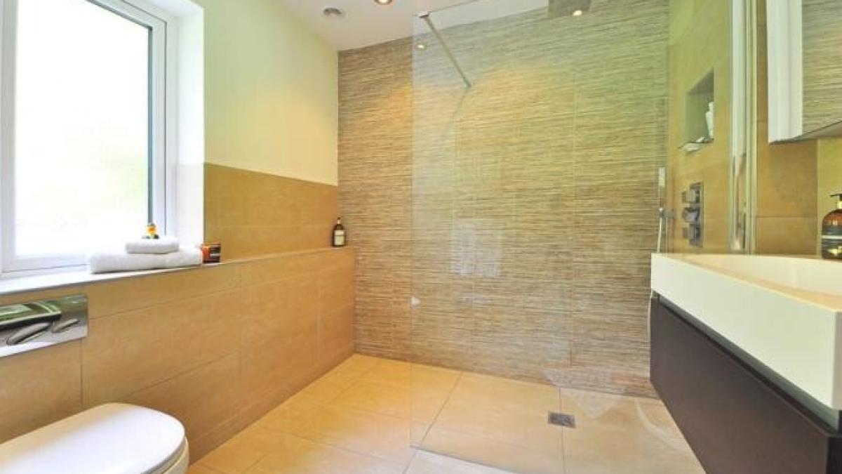 gata-cu-solutiile-de-curatare-pe-baza-de-inalbitor--foloseste-acest-produs-eficient--ieftin-si-ecologic_63110500