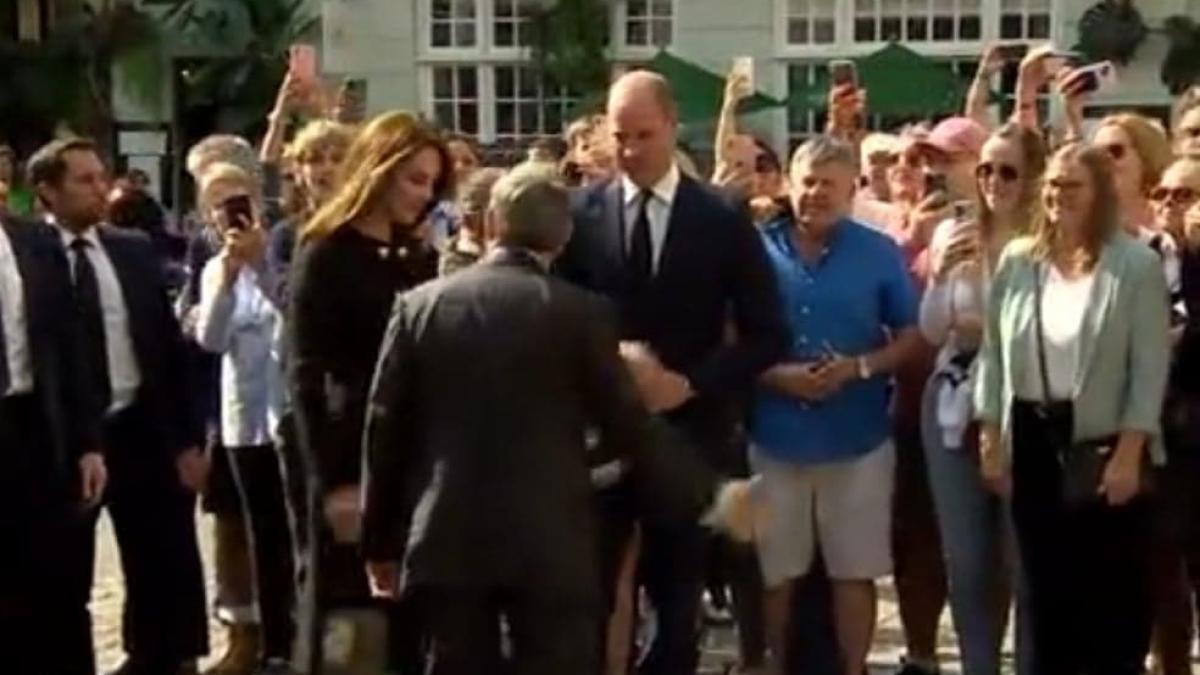 printul-william-si-kate--cu-zambetul-pe-buze--la-prima-aparite-publica-dupa-inmormantarea-reginei-elisabeta-a-ii-a_60866400