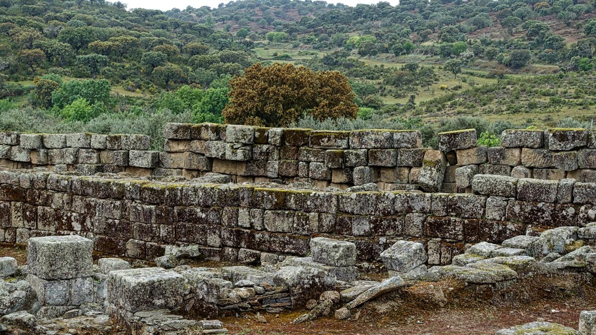 ruine-langa-praga_64938700