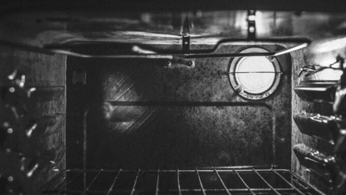 usa-cuptorului-este-murdara-de-grasime--cu-trucurile-bunicii-va-fi-ca-noua_36792300