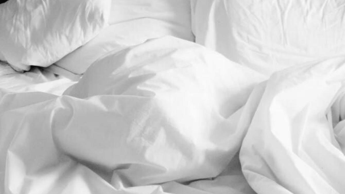 foloseste-doua-ingrediente-simple--pernele-si-pilotele-vor-fi-perfect-curate-si-parfumate_71248400