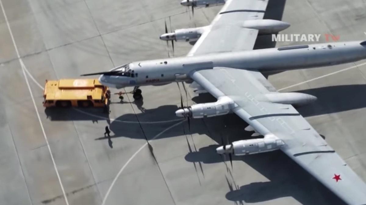 avioane-rusesti-folosite-pentru-transportul-bombelor-nucleare--surprinse-prin-satelit-in-apropierea-finlandei_52535700