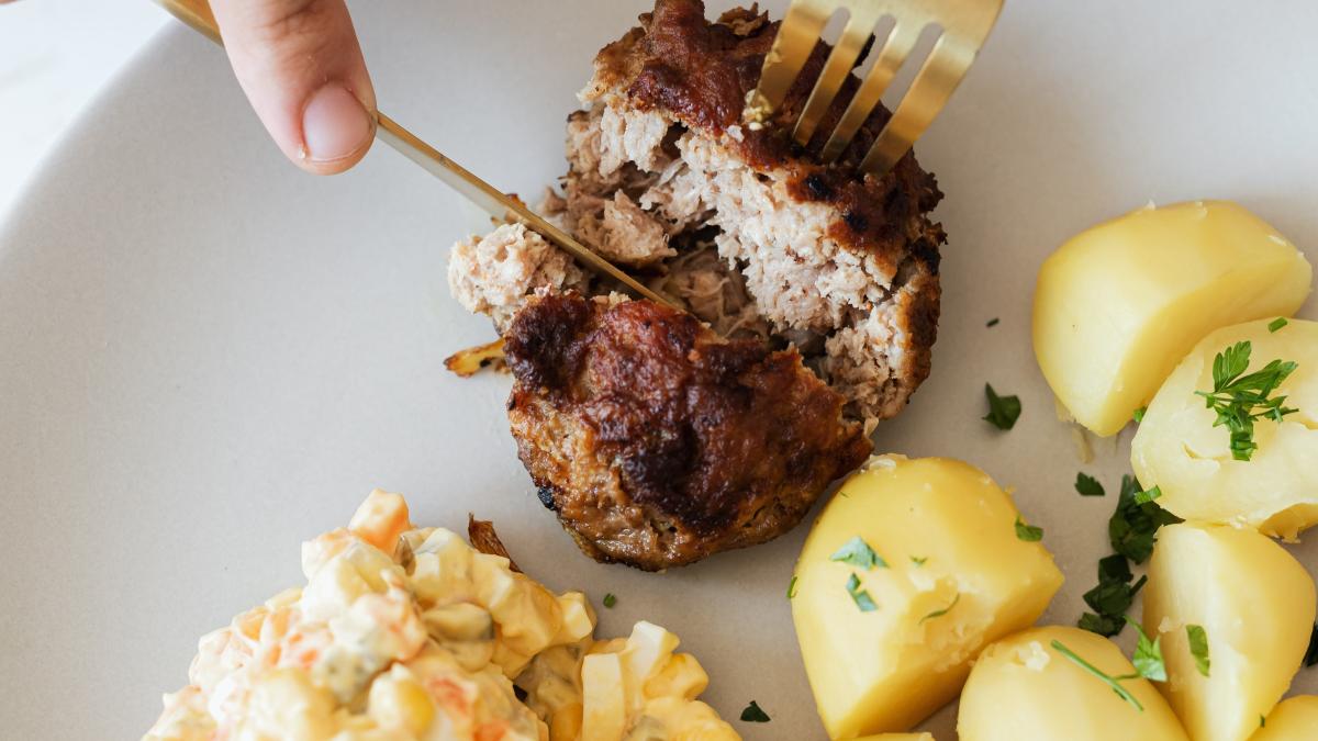 chiftele-de-porc--reteta-usoara-de-weekend_13704300