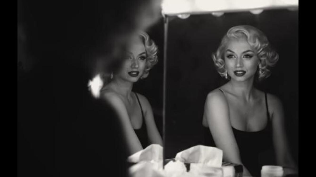 blonde_ana_de_armas_cpv_96396200