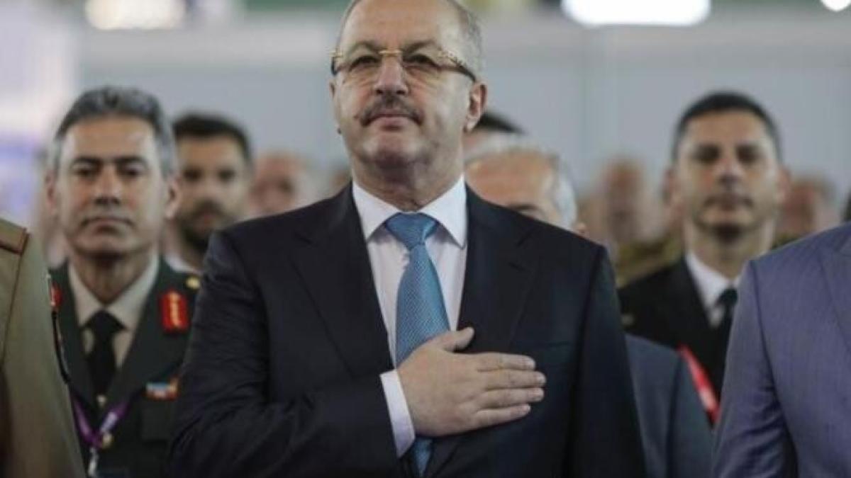 ministrul-dincu--mesaj-pentru-studentii-din-institutiile-militare--sa-va-instruiti-temeinic-si-sa-dati-dovada-de-responsabilitate-in-pregatire_65281200