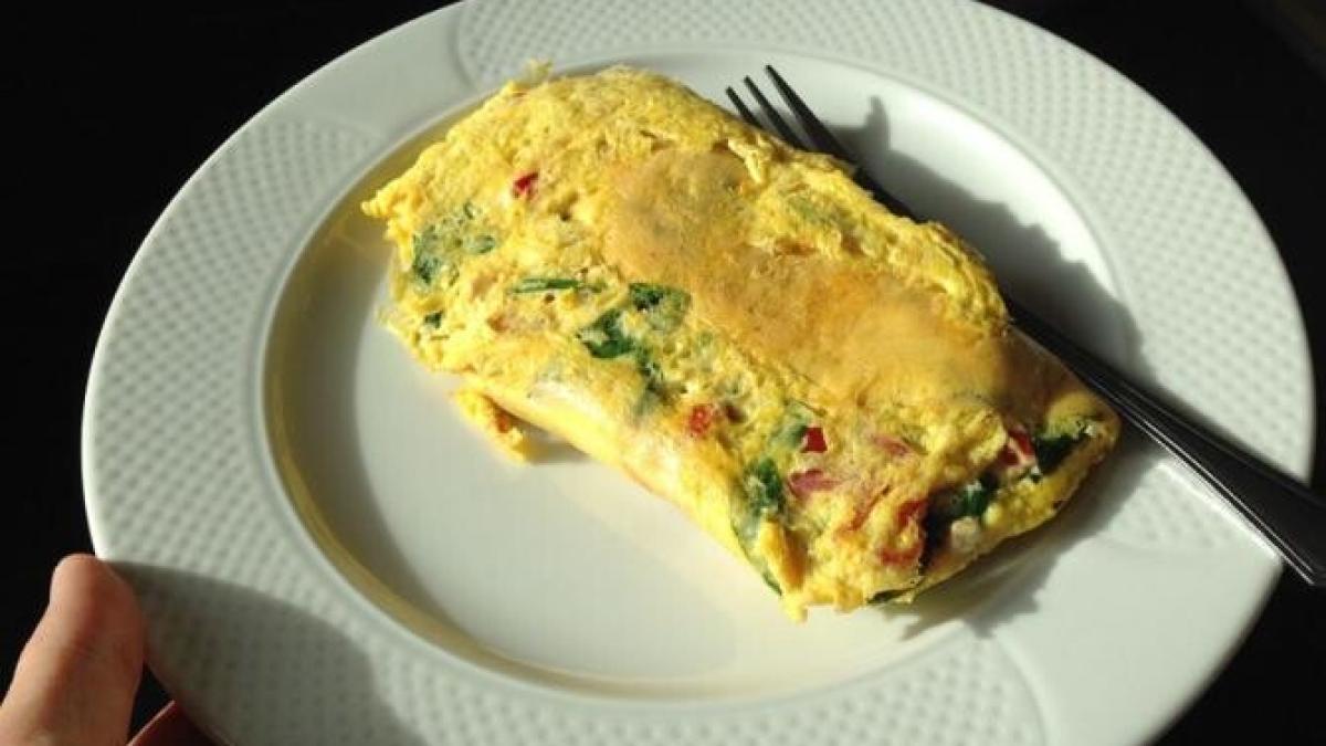 amesteca-totul-si-da-tava-in-cuptor--reteta-celei-mai-rapide-si-mai-usoare-omlete_50190200