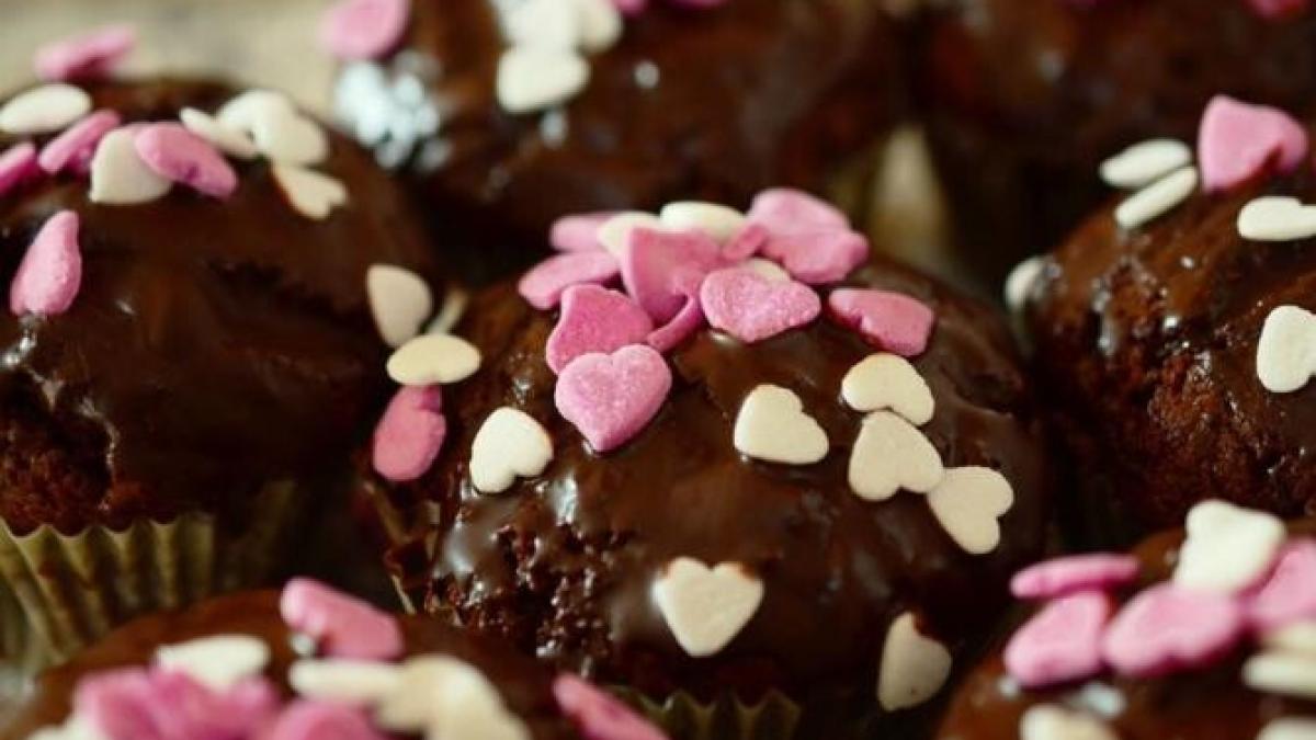 cele-mai-moi-si-mai-pufoase-briose-cu-ciocolata--pe-care-le-ati-mancat-vreodata--iata-reteta_33175300