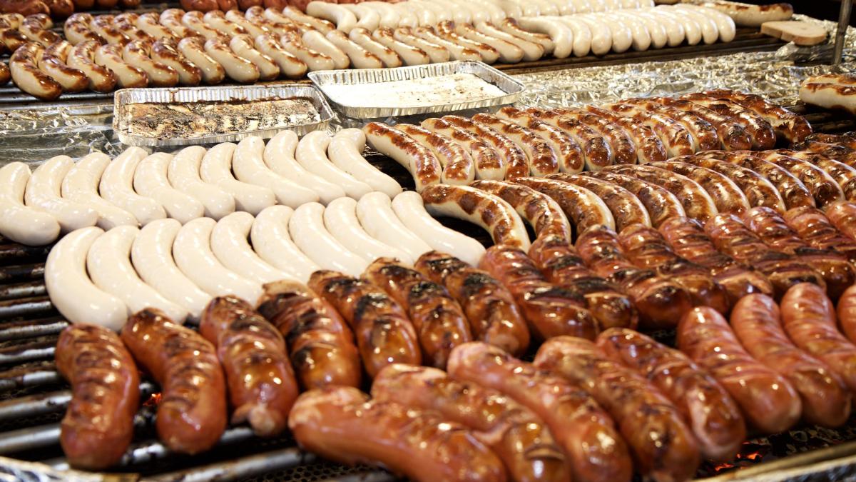 carnatii-si-crenvurstii--pericol-pentru-sanatate-risc-crescut-de-formare-a-cheagurilor-de-sange_49894000