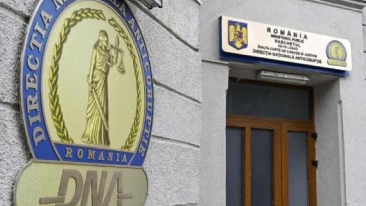 dna--un-avocat-si-doi-oameni-de-afaceri--judecati-pentru-trafic-de-influenta-privind-lucrarile-la-magistrala-5-de-metrou_92377600