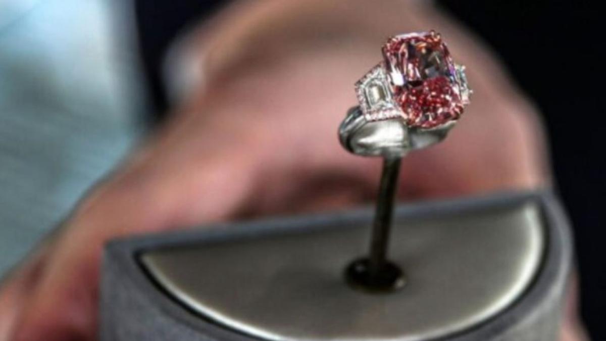 cel-mai-scump-diamant-roz_44159300