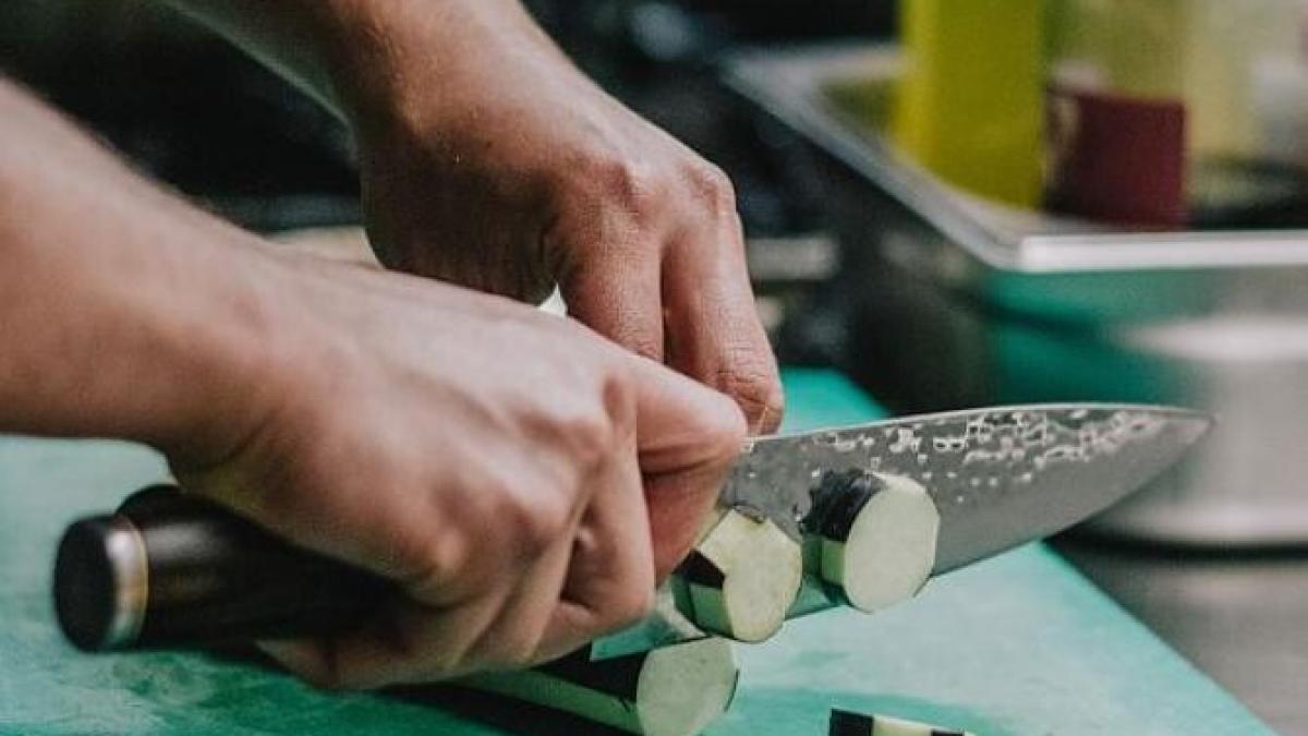 vinete-prajite-intr-o-friteuza-cu-aer-cald--o-mancare-super-rapida-cu-43-de-calorii-pentru-o-portie_19517900