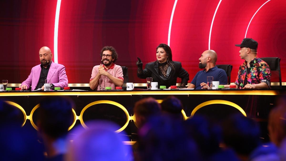 juratii-in-negocieri-pentru-andrei-negoita-episodul-3-stand-up-revolution-sezon-2_74805300