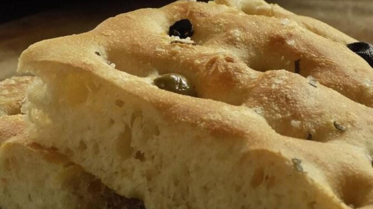 focaccia-rapida-din-2-cartofi-si-2-linguri-de-ulei--o-felie-are-doar-140-de-calorii_18517200