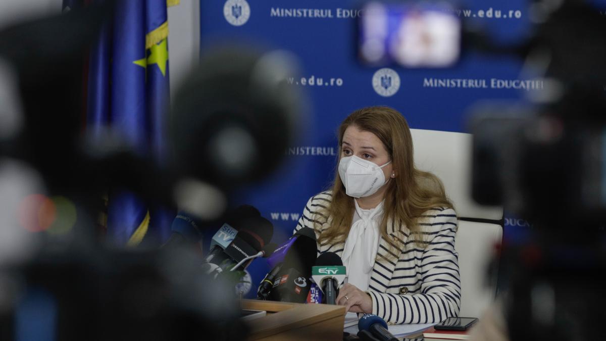 ligia-deca--noul-ministru-al-educatiei--anunta-schimbari-majore-acest-lucru-nu-s-a-mai-intamplat-in-ultimele-decenii_09901800