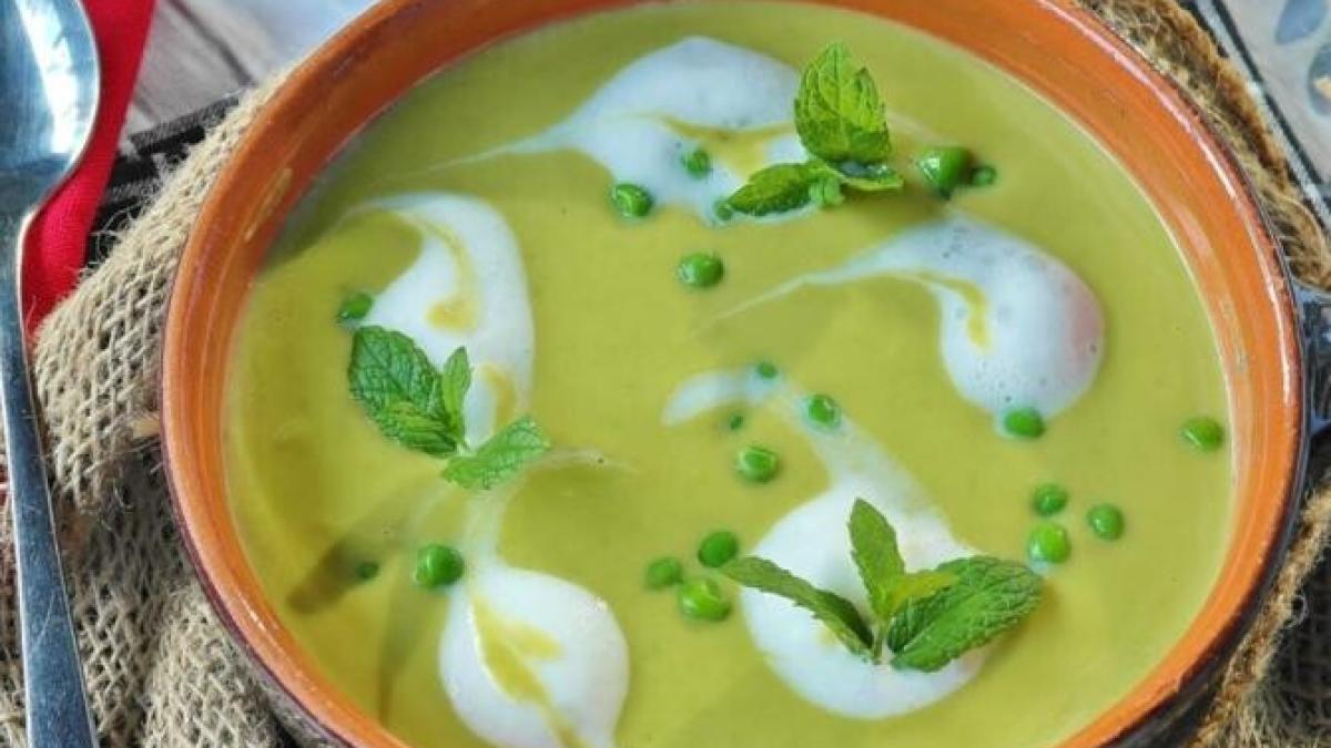 supa-de-dovlecei-savuroasa-si-dietetica--excelenta-pentru-a-te-mentine-in-forma--o-portie-are-340-de-calorii_58311800