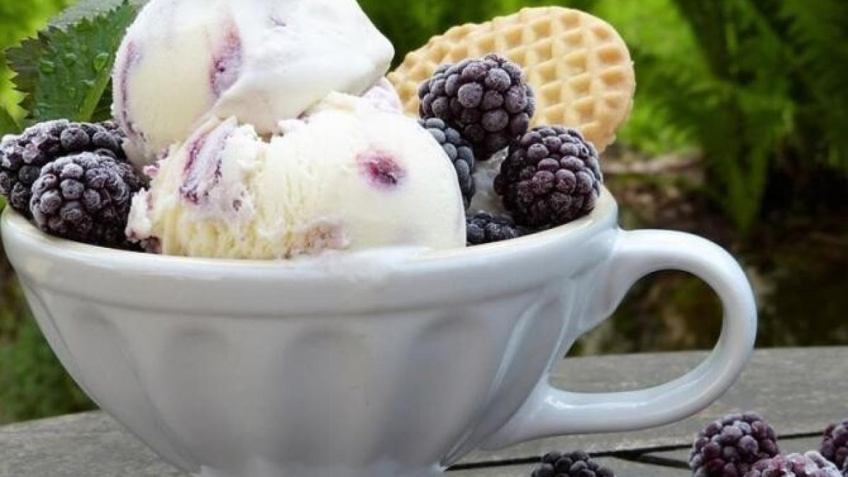 fara-smantana--fara-zahar--fara-lapte-inghetata-recomandata-de-nutritionisti-are-doar-60-pe-portie_86643200