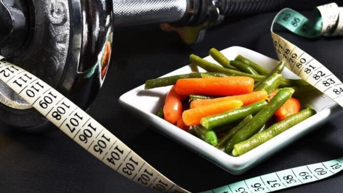 sase-alimente-inselatoare--care-ingrasa--toti-le-consuma-in-speranta-ca-vor-slabi_32960800