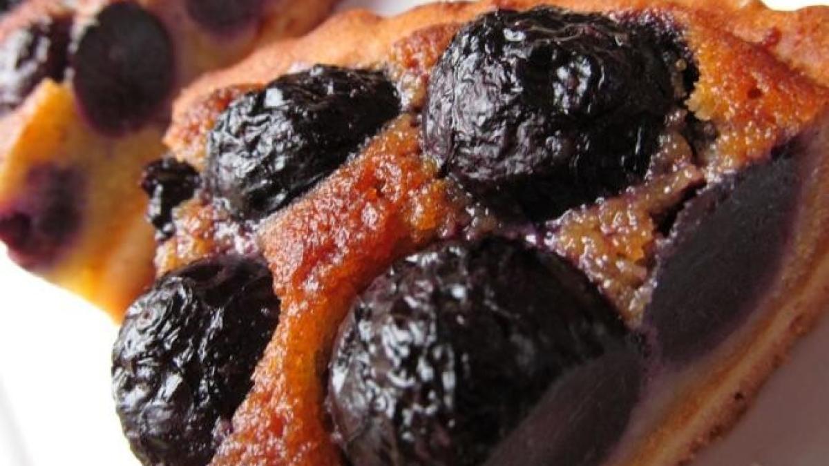 tarta-cu-struguri--un-desert-perfect-pentru-micul-dejun_81894900